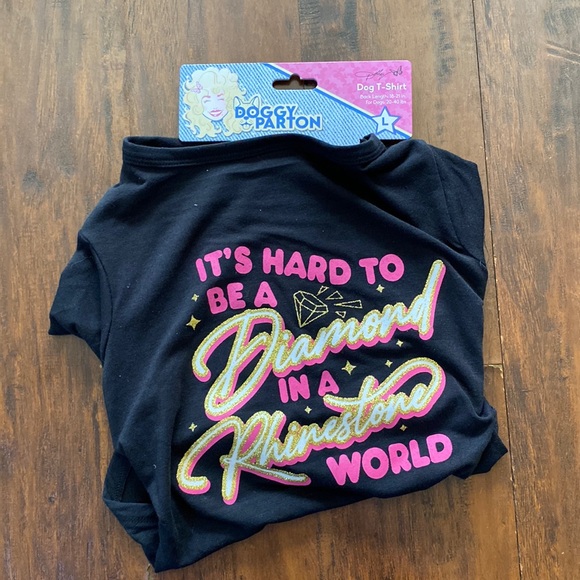 NWT Dolly Parton’s Doggy Parton Black Dog T-shirt for Dogs 20-40lbs - Picture 1 of 6